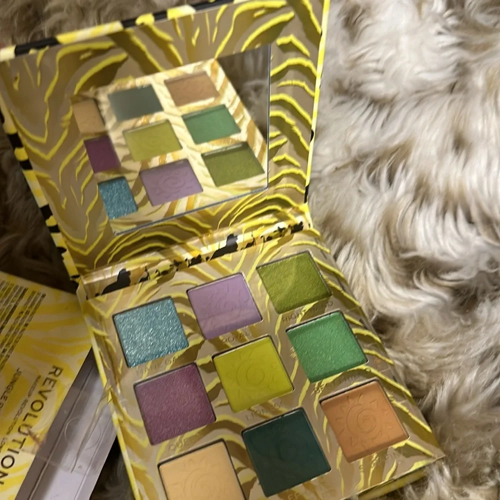 Makeup Revolution Disney The Lion King Jungle Princess Eyeshadow Palette new